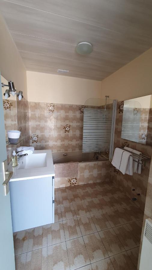 Appartement La Tour Du Sel Aigues-Mortes Exterior foto